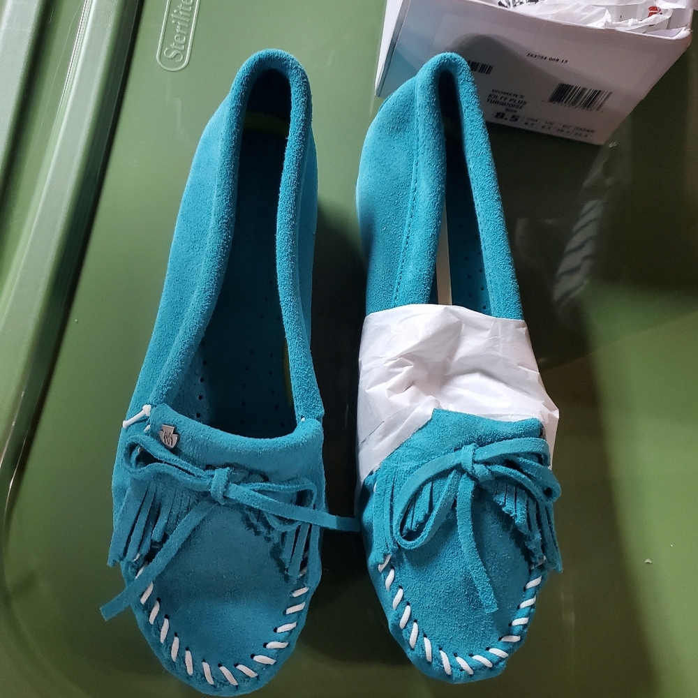 Minnetonka Aqua/Turqoise Suede Moccasins with Bow